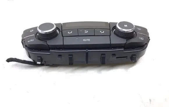 Volkswagen Golf IV Climate control unit 13273095 K3556