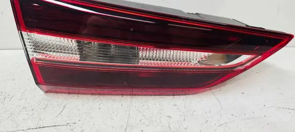 Opel Grandland X Tailgate rear/tail lights YP00016380 81670102