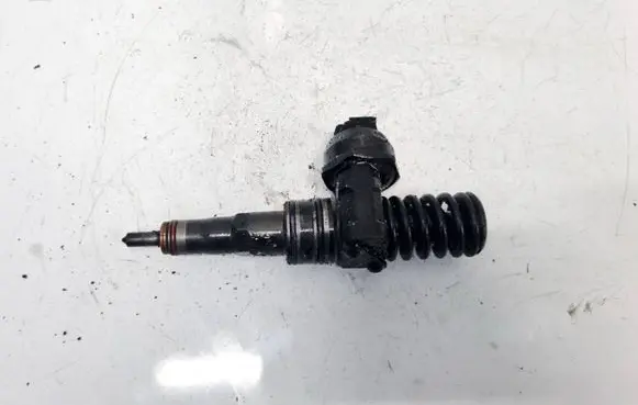 Skoda Octavia Mk2 (1Z) Fuel injector 038130073BA