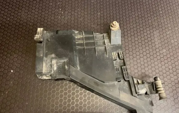 BMW 5 F10 F11 Headlight/headlamp mounting bracket