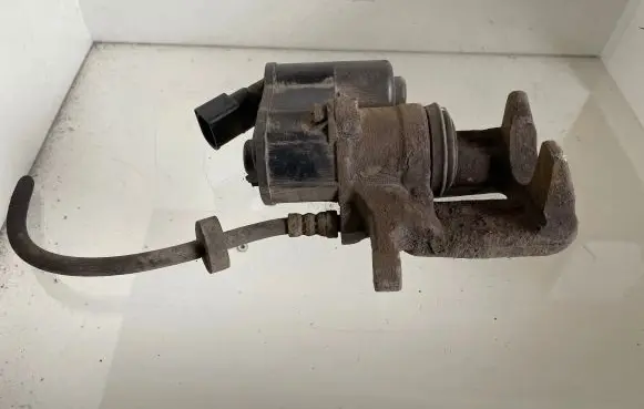 Audi A6 S6 C6 4F Rear brake caliper 0867C