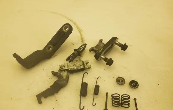 Hummer H3 Handbrake/parking brake pads 