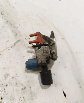 Toyota Verso-S Vacuum valve 
