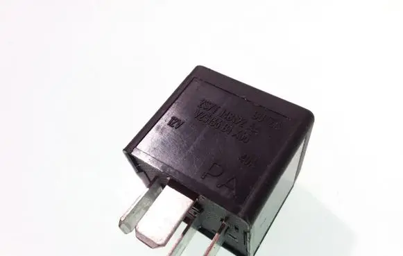 Ford Mondeo Mk III Other relay 2S7T14B192AA