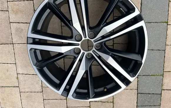Volvo S60 R20 alloy rim 31471682