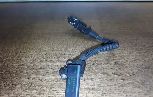 Opel Vectra C Crankshaft position sensor 55555806