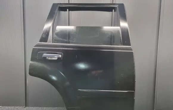 Nissan X-Trail T30 Rear door
