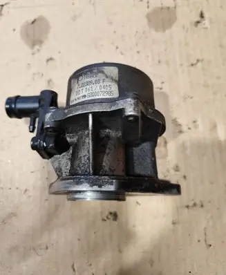 Renault Megane I Vacuum pump 8200072985 72238908F 02T0610405