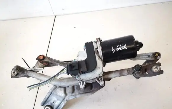 Front wiper linkage and motor