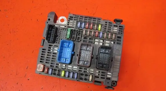 Citroen DS5 Fuse module 9810296280 BSMZ0401 39203845