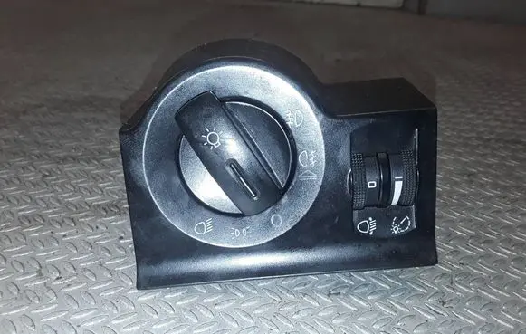 Audi A2 Light switch 8Z1941531E