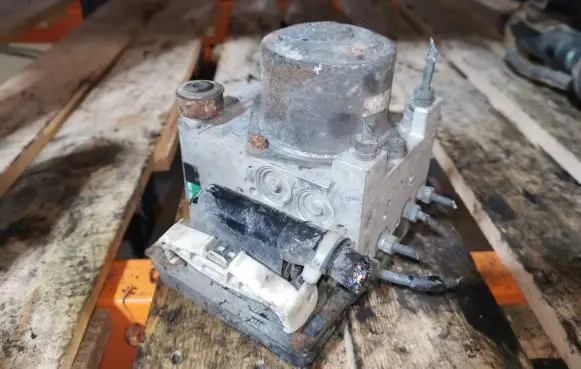 Mazda 6 ABS Pump 2067143 4370772