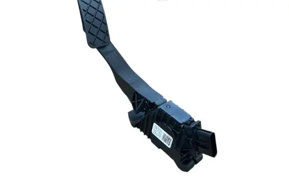 Volkswagen PASSAT B8 Accelerator throttle pedal 5q2723503f