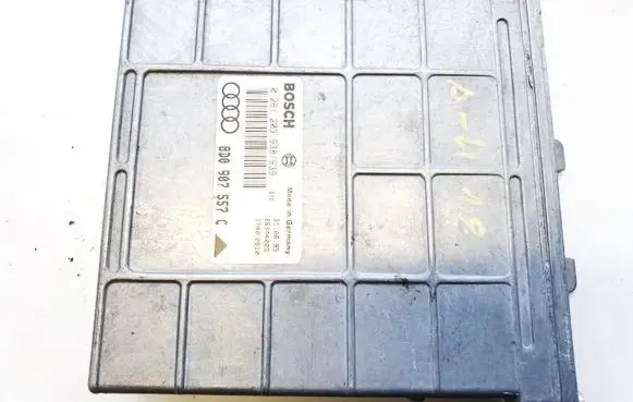 Audi A4 S4 B5 8D Engine control unit/module 0261203938 8d0907557c