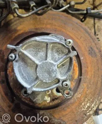 Ford C-MAX I Vacuum pump D1651B 08020