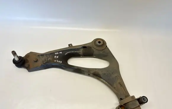 Mercedes-Benz Vito Viano W447 Front lower control arm/wishbone A4473303400 A4473307500
