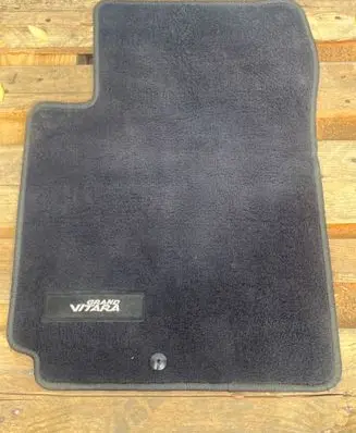 Suzuki Grand Vitara II Car floor mat set 