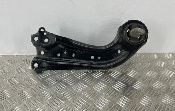 Toyota RAV 4 (XA50) Rear control arm