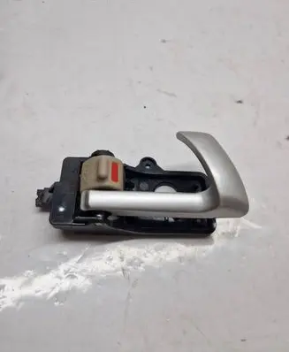 Hyundai Santa Fe Front door interior handle 82623GM00