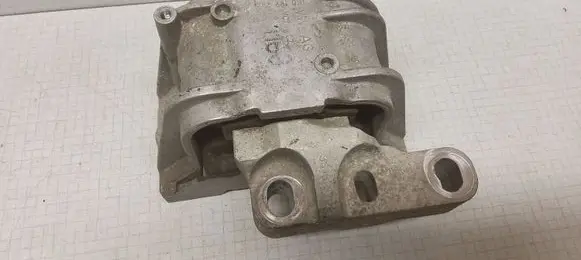 Volkswagen PASSAT B6 Engine mount bracket 1K0199262