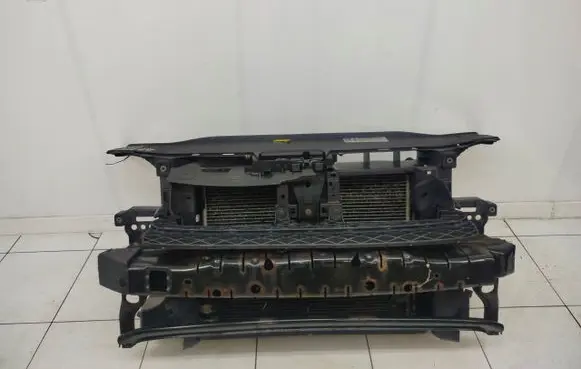 Volkswagen PASSAT B7 Radiator support slam panel 