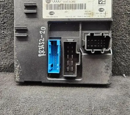 Audi A8 S8 D3 4E Light module LCM 4F0907289G 4F0910289G 0087622