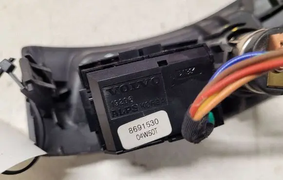 Volvo V50 ESP (stability program) switch 8691530 8686026