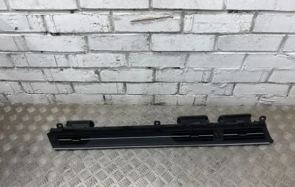Dash center air vent grill