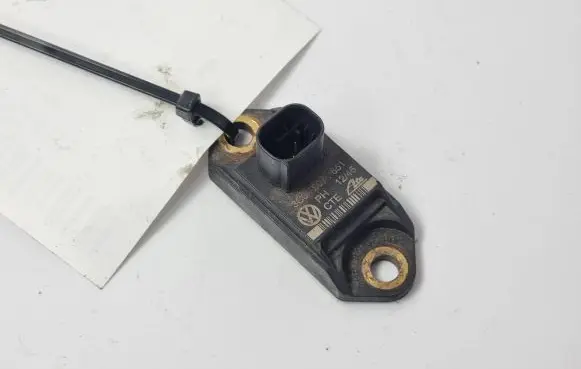 Volkswagen PASSAT CC Acceleration sensor 