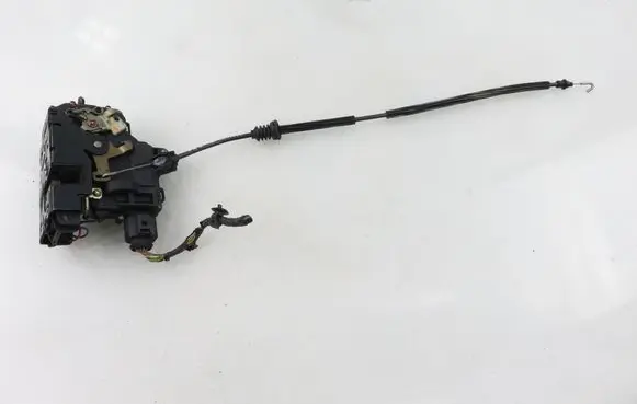 Volkswagen New Beetle Front door lock 3B1837015A