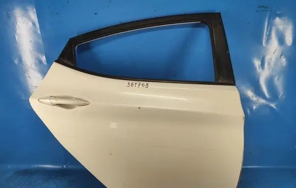 Hyundai Elantra Front door 770043X011