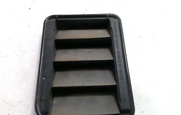 BMW 1 F20 F21 Quarter panel pressure vent 9201647 64229201647