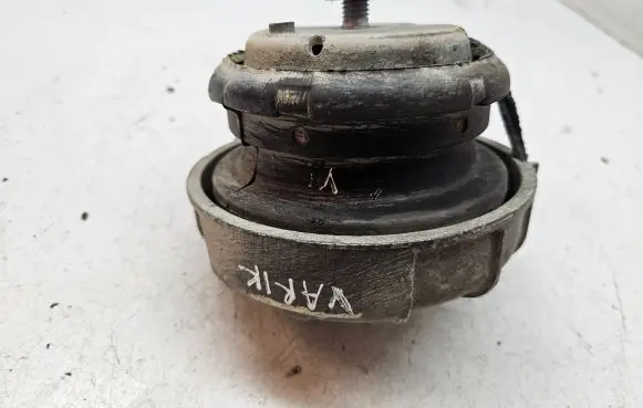 Mercedes-Benz Vito Viano W639 Engine mount bracket 3618403