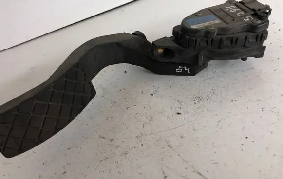 Audi A6 S6 C5 4B Accelerator throttle pedal 8D1723523G