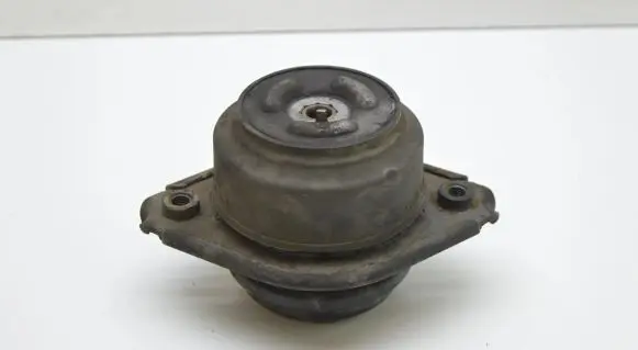Mercedes-Benz ML W164 Engine mount bracket A2512403117 15375019