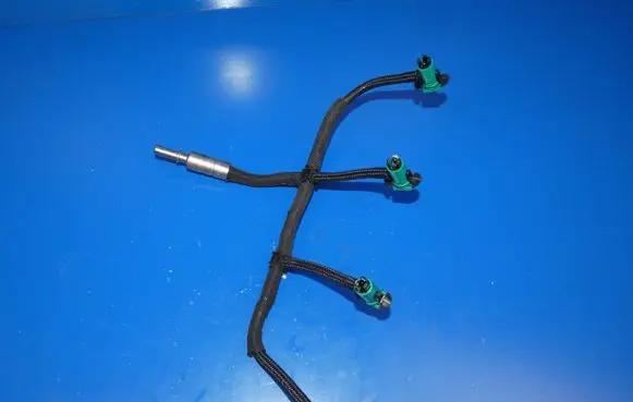 Land Rover Evoque I Fuel line pipe 