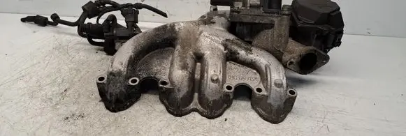 Volkswagen PASSAT B6 Intake manifold 03G129713K