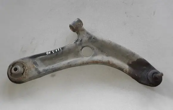 Hyundai i20 (PB PBT) Front lower control arm/wishbone 545011J500