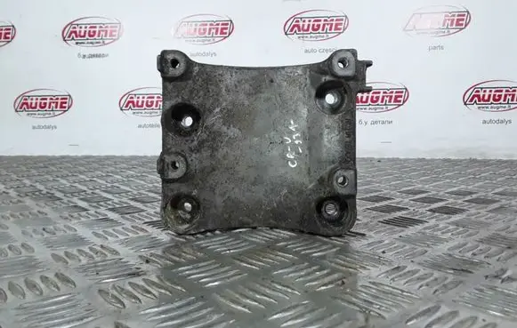 Honda CR-V A/C compressor mount bracket 