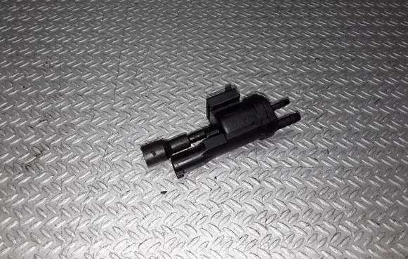 Mercedes-Benz C W204 Valve vacuum 0025401497