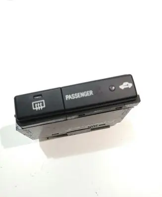Toyota Avensis T250 Windscreen/window heater switch 8479005130C