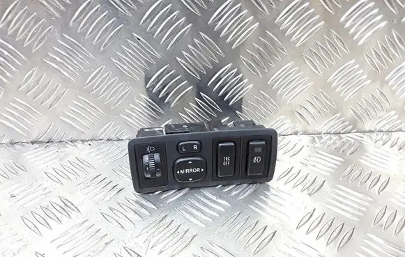 Toyota Corolla E110 Wing mirror switch 157998