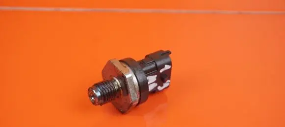 Suzuki Grand Vitara II Fuel pressure sensor 0281002836 19MB52