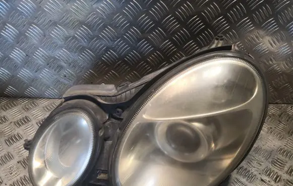 Mercedes-Benz E W211 Headlight/headlamp 2118200161 A2118200161