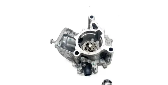 Volkswagen PASSAT B7 USA Vacuum pump 06K145100J