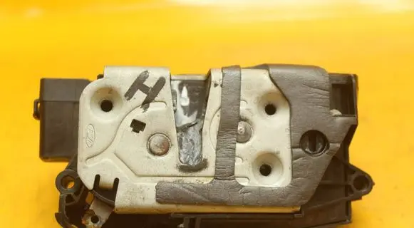 Ford Fiesta Front door lock 8A6AA21812BJ