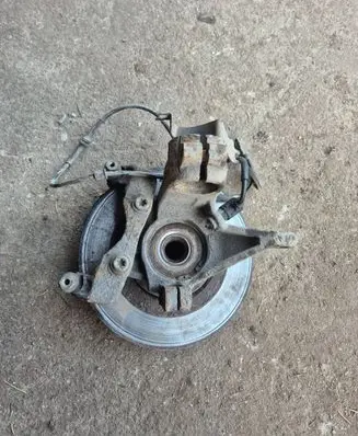 Citroen Xsara Picasso Front wheel hub spindle knuckle