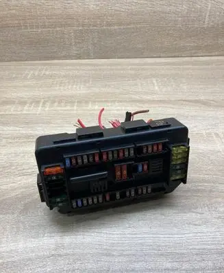 BMW 3 F30 F35 F31 Fuse module 9224879