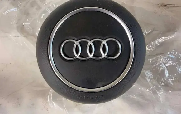 Audi TT TTS RS Mk3 8S Steering wheel airbag 8S0880201A