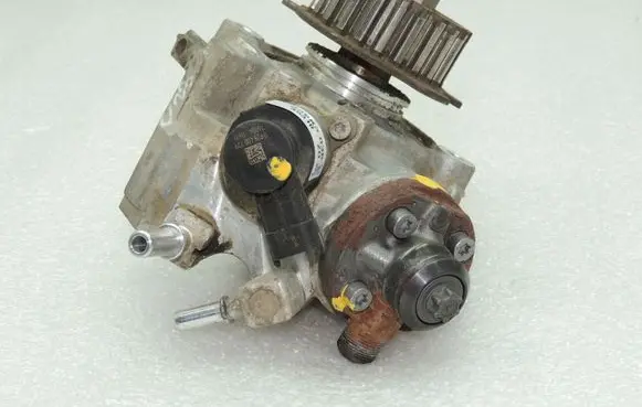 Ford Focus ST Fuel injection high pressure pump FM5Q9A543AA 1869454
